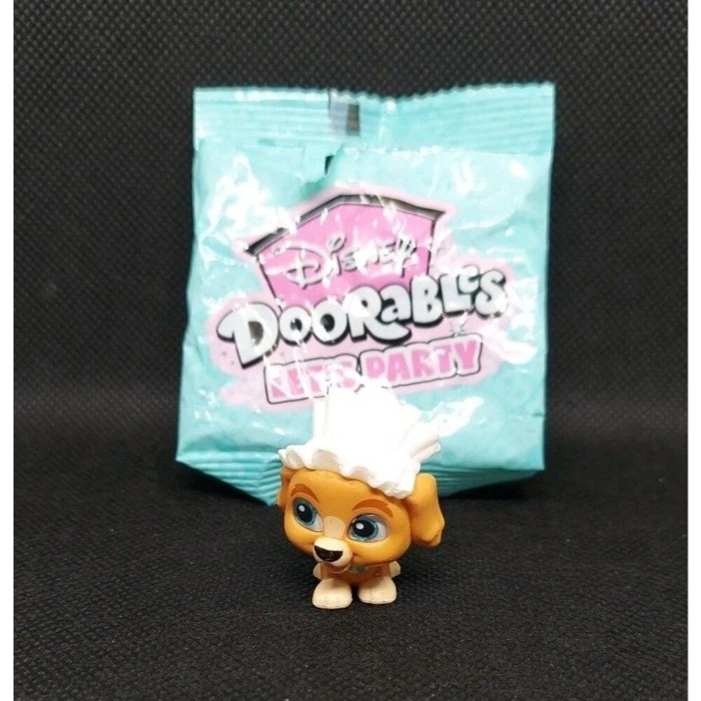 Series 14 Slumber Party Group Nana Peter Pan  Disney Doorables Lets Party Common